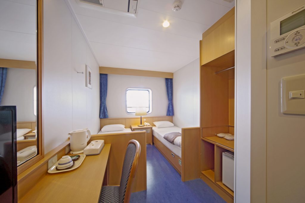 新日本海フェリーでペットと一緒に船旅へ 新日本海フェリー 舞鶴 敦賀 新潟 秋田と北海道を結ぶフェリー航路